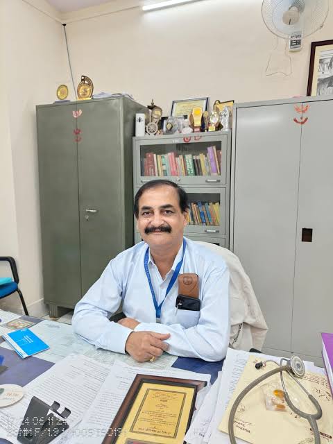 ଡକ୍ଟର ଦୁର୍ଗା ମାଧବ ଶତପଥୀ ନୂତନ DMET ନିଯୁକ୍ତ; ଡକ୍ଟର ସନ୍ତୋଷ ମିଶ୍ର PGIMER ନିର୍ଦ୍ଦେଶକ ଭାବରେ ଦାୟିତ୍ୱ ଗ୍ରହଣ କଲେ